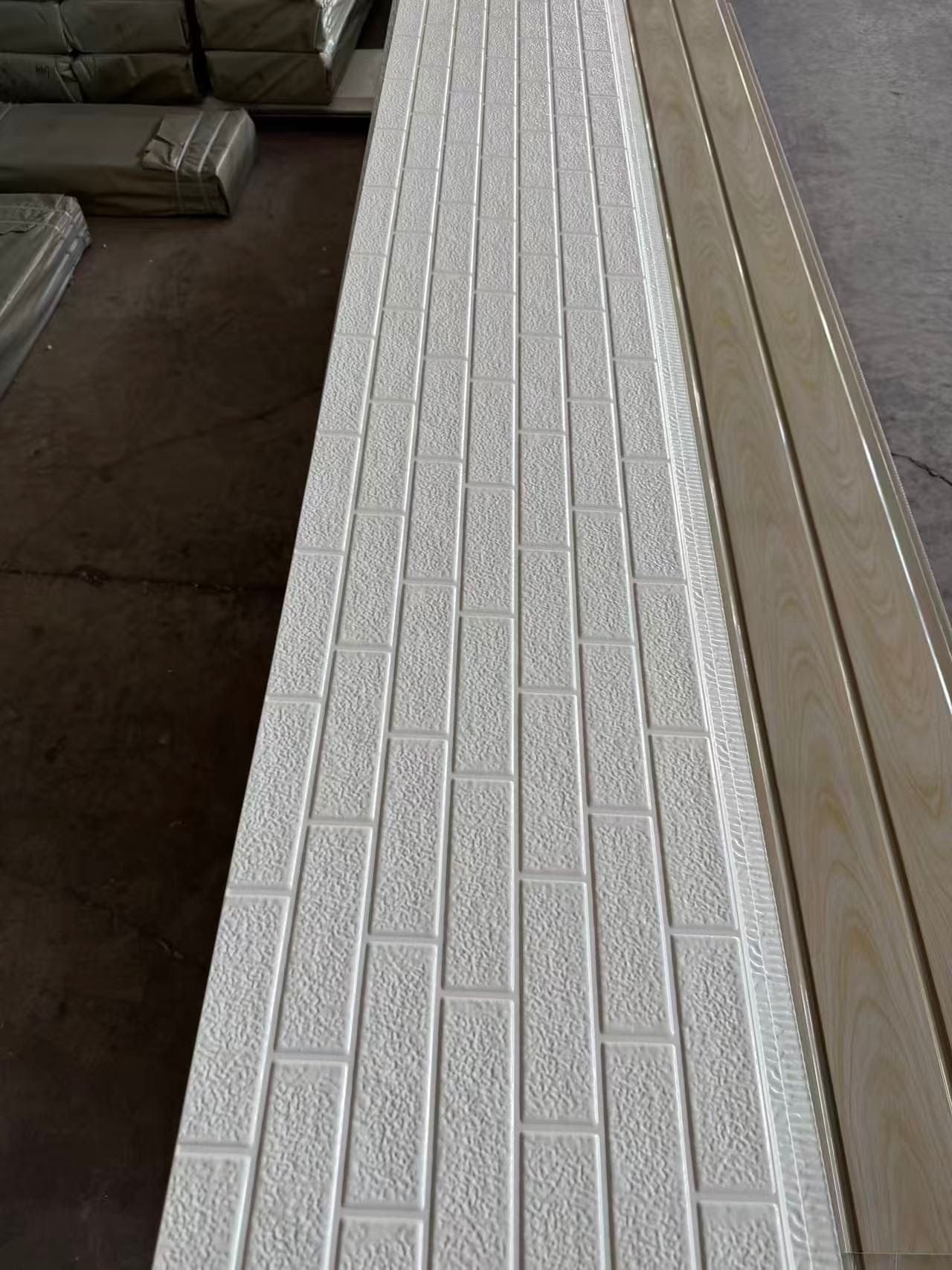 panel sándwich metálico