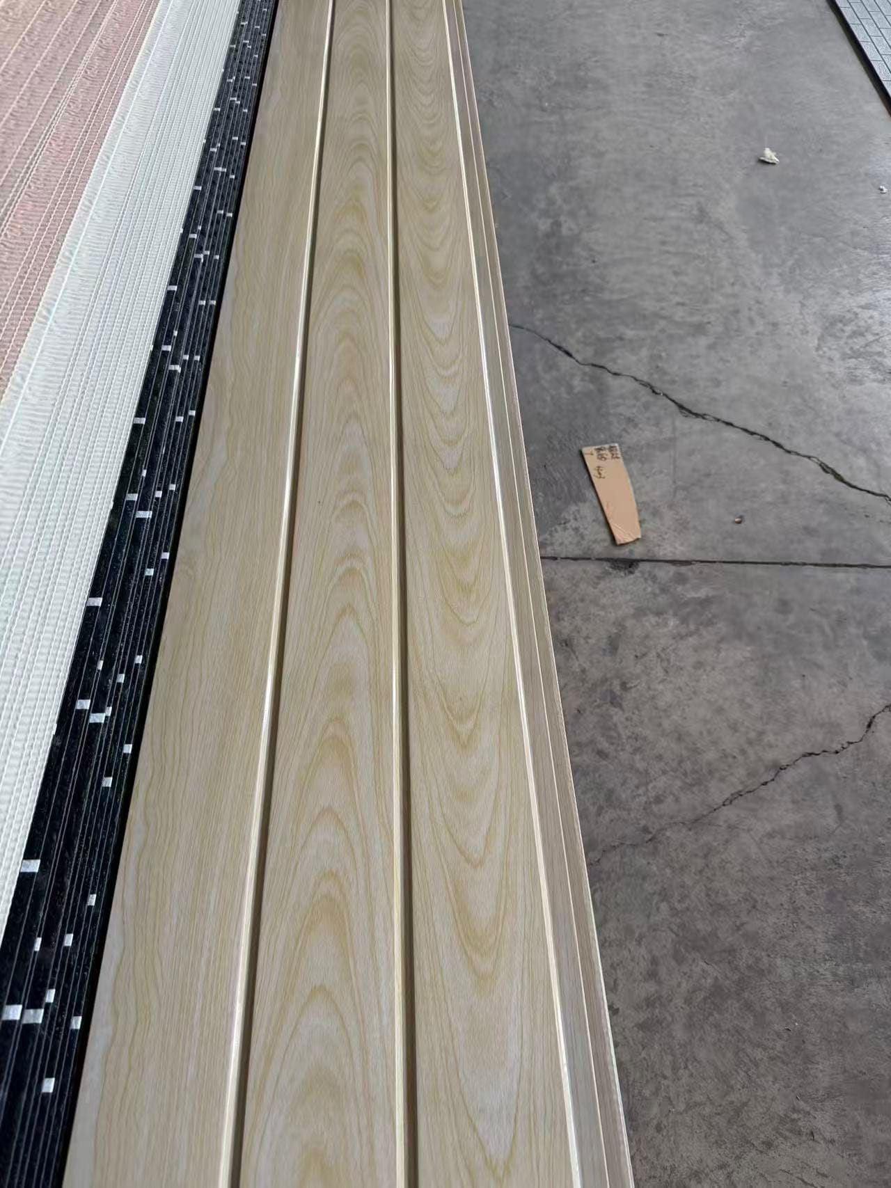 panel sándwich metálico
